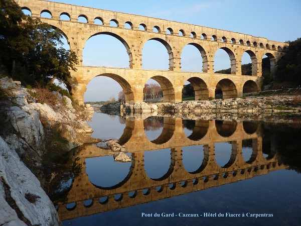 Pont du Gard - Hôtel du Fiacre - Carpentras