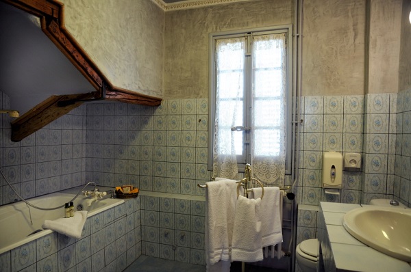 Chambre n° 01 - Hôtel du Fiacre Carpentras - salle de bain
