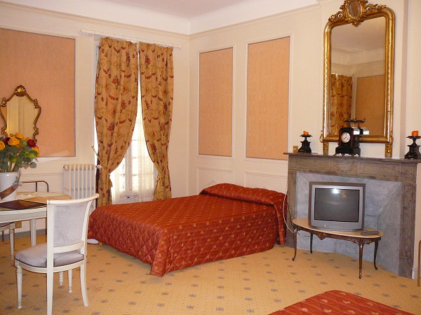 Chambre n° 06 - Hôtel du Fiacre Carpentras