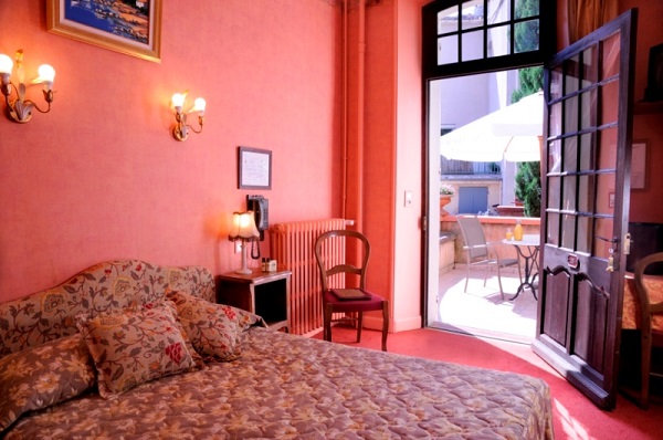 Chambre n� 20 et sa terrasse priv�e - H�tel du Fiacre Carpentras