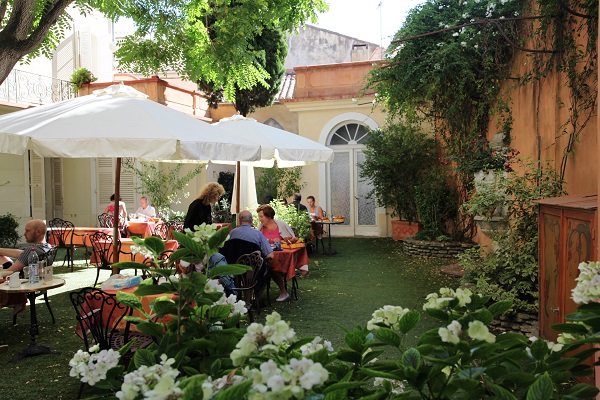 PATIO HOTEL DU FIACRE CARPENTRAS