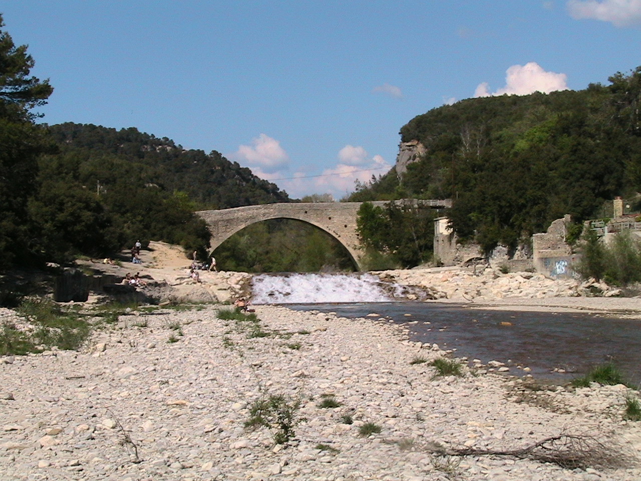 PONT SAINT MICHEL hameau de veaux